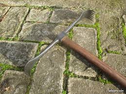 Rare Ancienne Herminette Gratte Fut Ou Gravelle Longueur 40 Cmlargeur Des Tranchants 6 Cmhauteur Manche 47 Cmpoids 1 100 Kg
