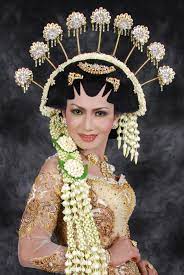 Rumah rias jelita, menyediakan paket rias untuk pengantin, kami juga menyediakan berbagai macam pakaian adat untuk pernikahan dan melayani model rias jelita. Macam Macam Model Tata Rias Pengantin Adat Jawa Pengantin Model Solo