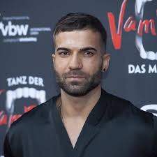 Sam dylan und rafi rachek haben sich getrennt, jedoch nicht im gutenmein anderer kanal für storytimes, streams etc. Rafi Rachek Berichtet Von Homophober Attacke In Koln Stern De