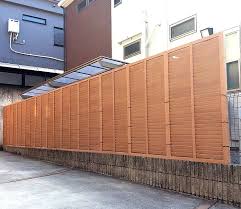no 106 既存フェンスそのまま利用型ラティス取り付け例 ラティス専門店のエコウッド 前庭のフェンス 庭の格子垣 庭 diy フェンス