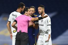 Below you will find a lot of statistics that make it easier predict the result for a match between both. Carlos Izquierdoz Andres Rojas Atletico Mg Argue Atletico Mg Argue Photos Zimbio