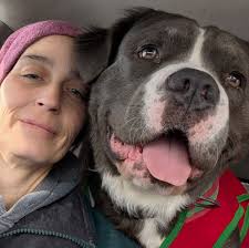 Who in Marquette pays for junk cars? It needs to be towed. Thanks in advance