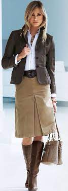 Ideas de streetstyle para combinar una falda efecto piel de día y de noche. Falda Camel