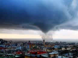 May 31, 2021 · tromba d'aria su sottomarina, danni sul litorale la tempesta di pioggia, grandine e vento si è abbattuta sulla città alle 2 di notte daniele zennaro 31 maggio 2021 Tromba D Aria La Foto Che Fa Paura In Prima News