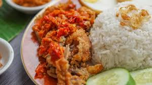 Semoga resep ini bermanfaat dan selamat mencoba ya! Cara Membuat Ayam Geprek Yang Renyah Dan Pedasnya Nendang Lifestyle Fimela Com