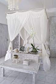 12 idees de lit a baldaquin et de ciel de lit pour une somptueuse chambre lit baldaquin idees de lit baldaquin