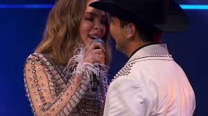 Bad bunny has always kept his private life under wraps but in the midst of the pandemic, he presented his girlfriend gabriela. Belinda Without Underwear Fell In Love With Her Fans Is It Over Or Not