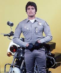Erik Estrada Becomes A Reserve Police Officer 40 Years After Chips Men In Uniform Old Tv Shows Cops Tv