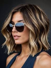 Elise Schaeffer's Instagram, Twitter & Facebook