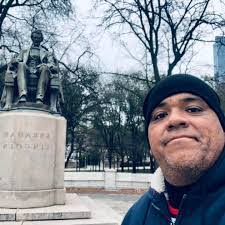 Arturo Alderete's Instagram, Twitter & Facebook