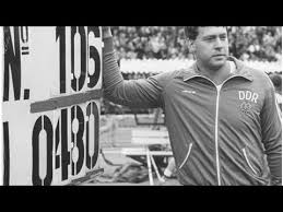 Uwe hown gdr javelin throw 104 80 world record berlin 1984 rare footage. 104 80 Meter Uwe Hohns Legendarer Rekordwurf Youtube
