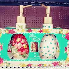 A white woman caught on camera attacking a black woman in victoria's secret store had a. The Pioneer Woman Bath New Pioneer Woman Floral Lotiondispenser Set Poshmark