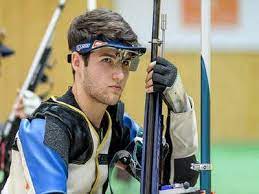 A sportoló azt állítja, hogy péni hívta egy beszélgetésre a puska tartozéka ügyében, ami végül kirobbantotta a korábbi botrányt, amikor a válogatott fele. Shooting World Cup Hungary S Istvan Peni Wins Gold In Men S 50m Rifle 3 Positions Event More Sports News Times Of India