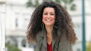 Εκεί, αισθάνθηκε ενοχλήσεις στην κοιλιακή χώρα και πήγε στο νοσοκομείο. Katerina Brana Me Eixan Balei Se Texnhto Kwma Kai Tyflw8hka