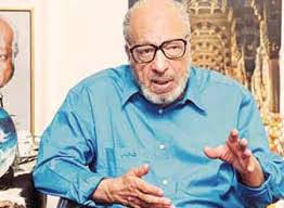 ولد أحمد شفيق بهجت في 15 نوفمبر 1932 بالقاهرة، وتوفى 11 ديسمبر 2011متزوج وله ابنان, حصل على ليسانس حقوق من جامعة القاهرة. ÙˆÙØ§Ø© Ø£Ø­Ù…Ø¯ Ø¨Ù‡Ø¬Øª Ø¹Ù† Ø¹Ù…Ø± ÙŠÙ†Ø§Ù‡Ø² 79 Ø¹Ø§Ù… Ø§