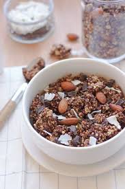 Granola Au Chocolat Amandes Noix De Coco Et Quinoa Souffle Sans Gluten Et A Ig Bas Quinoa Granola Au Chocolat Recettes Granola Recette De Petit Dejeuner