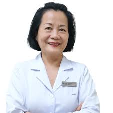 Một thai lưu, thai còn lại được nuôi trong bụng mẹ đến chào đời