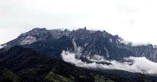 Ia adalah antara 20 gunung yang paling dikenali di seluruh dunia. Asal Usul Gunung Kinabalu Yang Perlu Kita Ketahui