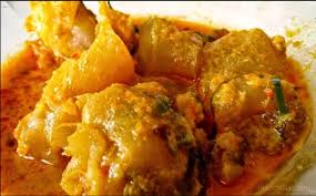 Buntil ini dibuat dari kukusan daun keladi, daun pepaya atau daun singkong yang diisi parutan kelapa dicampur ikan teri, diberi bumbu bawang, cabai, lengkuas, asam, garam, dsb. Resep Tumis Kikil Sapi Enak Dan Praktis Resep Masakan Indonesia Indonesian Food Recipes Indonesian Food Food