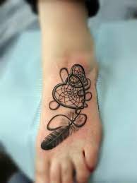 Dream catchers are native american symbols that are believed to hold on to good dreams and chase away bad ones. 60 Dreamcatcher Tattoo Designs 2017