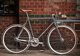 Diese Coole Folie Fur Den Rahmen Macht Aus Jedem Fahrrad Ein Tolles Unikat Einfach Aufkleben Und Losflitzen Schaut Doch Mal Bei Fahrrad City Fahrrad Rennrad