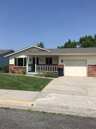 2 Bedroom 2 Bath Duplex With Basement Billings Mt Rentals Both Sides Of Duplex Are Available New Carpet Bei Private Patio Wood Burning Fireplace New Carpet