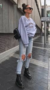 However, before you spend money on statement pieces or outfits you will only wear once, see what you have. 30 Basic Outfits That Make You Feel Comfortable Styles 2020