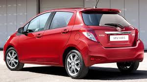 Toyota rolls out a new yaris, but can the 2012 edition keep pace with an increasingly competitive subcompact class? Todo Sobre Autos Todo Sobre Toyota Yaris 2012