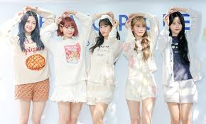 Le Sserafim reveals tracks for upcoming fifth EP HOT