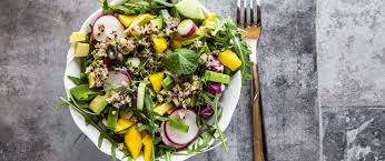 Trop De Feculents Une Sauce Industrielle Nos Experts Nous Eclairent Sur Les Erreurs A Ne Pas Faire Lors En 2020 Salade Mangue Avocat Alimentation Manger Vegetarien
