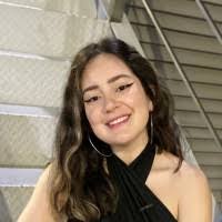 Julie Clift's Instagram, Twitter & Facebook