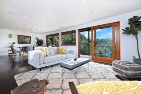 Cantilevered steel frames support wood roof beams with eaves of up to ten feet. Home Of The Week Mid Century Post Beam In Studio City California Real Estate Blog