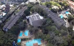 O momento foi registrado no hotel di roma, em caldas novas, no início da tarde deste sábado (17). Estado De Goias E Condenado A Pagar R 140 Milhoes A Empresa Da Deputada Magda Mofatto Goias G1