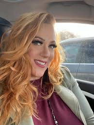 just keep smiling! 😀🌧 #redhair #foxyenglishredhead #rainingday #need...