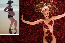 Allposters.com has been visited by 10k+ users in the past month Mena Suvari American Beauty