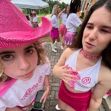 Emma Vanzant (@emmavanzant) • Instagram photos and videos