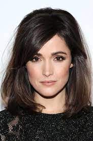 Long bangs longbob mit pony gallery of long bob hairstyles with not too long, not too short, these medium cuts are juuuuust right. 15 Long Bobs We Love Daily Makeover Bob Frisur Haarschnitt Frisuren Schulterlang