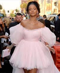 1 5m Likes 11 4k Comments Badgalriri On Instagram When U Show Up Uninvited Rihanna Outfits Fashion Rihanna Style