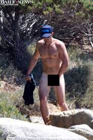 俳優オーランド・ブルーム、全裸フルチン姿を撮影される : まとめるくん