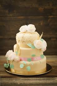 She writes for one of the world best cake decoration magazines as cakes and sugarcraft, cake craft and decoration. Wedding Cake With Wafer Paper Flowers By Elisabeth Coelfen Wedding Wedding Cake