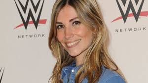 Representing the region of languedoc, she succeeded cindy fabre as the 77th miss france on 3 december 2005. La Page Miss France Est Tournee Alexandra Rosenfeld A Trouve Du Travail Voici