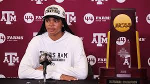 75 devushka prygaet na molodom chlene parnya