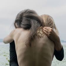 Cette maladie cause de la douleur pelvienne chronique et est parfois liée à l'infertilité. Hannah Zint Endometriose Fotoprojekt Hey Emma Enttabuisiert Die Krankheit Gesundheit Jetzt De