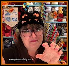 Black Cat Headband pattern by Sara Sach
