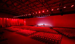 O astfel de formă unică a cerut gândirea ieșită din cutie pentru bazele sale, atât din motive structurale, cât și din motive simbolice. Altice Arena Visit Lisboa