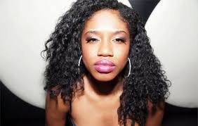 Farrah Burns's Instagram, Twitter & Facebook