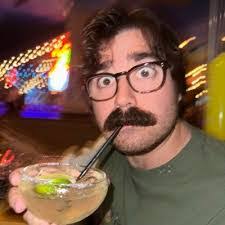 Jessica Avis's Instagram, Twitter & Facebook