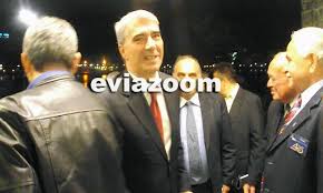 Είναι παντρεμένος με τη βενετσιάνα διαμαντοπούλου και έχει δύο γιους και μια κόρη. Node Eyboias H Eisodos Toy Erwteymenoy Simoy Kedikogloy Sto Pleyro Toy Panta H Mantw Kollia Fwto Binteo Eviazoom Gr Eyboia News