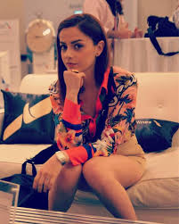 Annalisa è nata a savona il 5 agosto 1985, sotto il segno del leone, è alta 167 centimetri per un peso di 52 chilogrammi. Annalisa Scarrone Fan Club Latinoamerica Posts Facebook