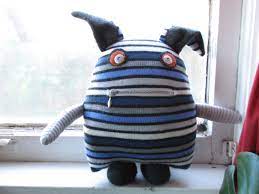 Recycled Sweater Monster Using A Zippered Pocket For The Mouth Worry Dolls Recycled Sweaters Toy Craft